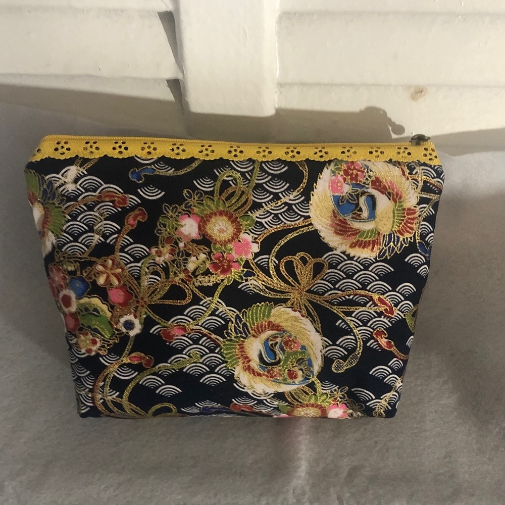 Elegant Black and Gold Cosmetic Bag